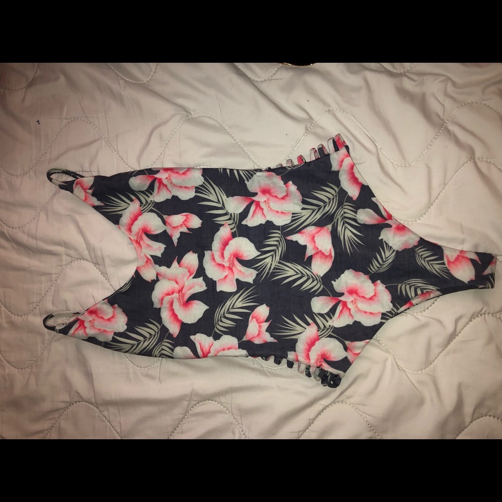Stone Fox Swim Hermosa one piece in Flor Gitano